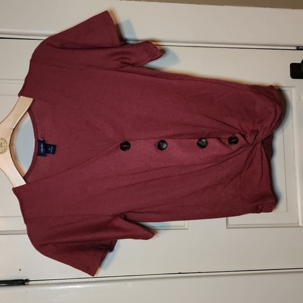 ✨️3/$20‎ ✨️Daytrip top
